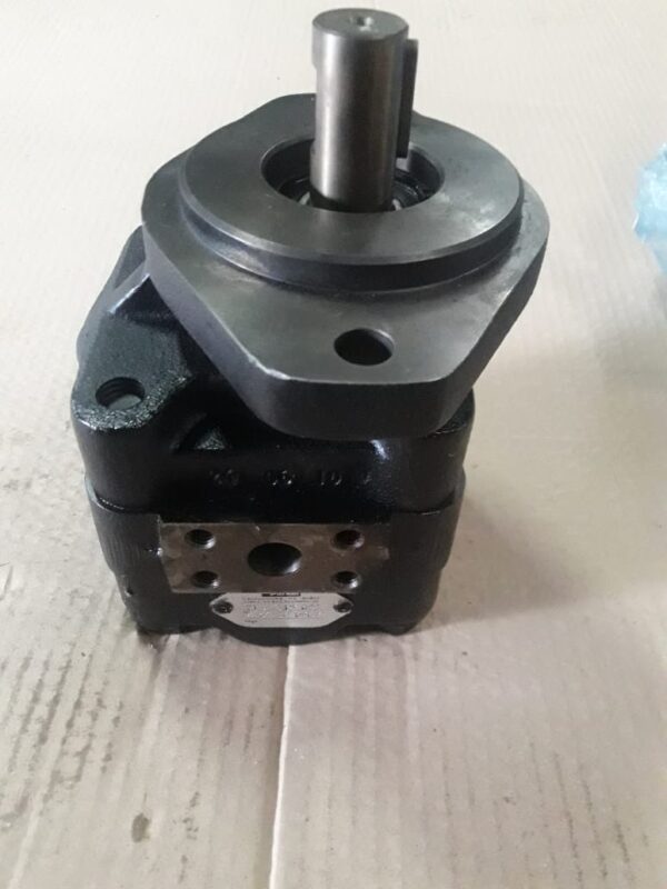 Bomba dianteira 24.2c - Tractor BF 145/65/80/85